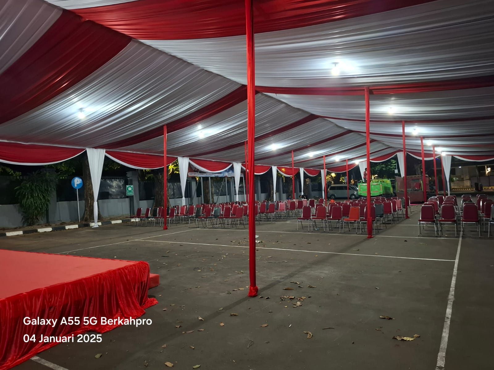 Tenda Semi Dekorasi Biru Putih