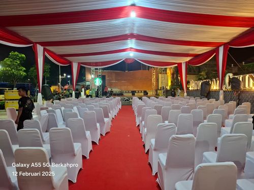 Tenda Dekorasi Salur Merah Putih